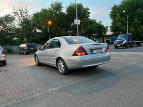 MERCEDES BENZ C220 elegance W203 - 7