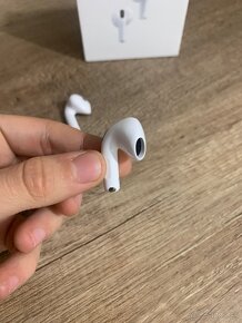 Apple Airpods 4 ANC - aktívne potláčanie hluku - 7