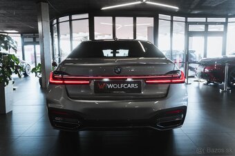 BMW 750Li xDrive - 7