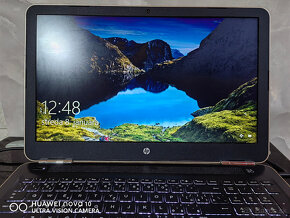 Hp Pavilion 15- 2GB GRAFIKA,8GB RAM DDR4,256GB SSD - 7