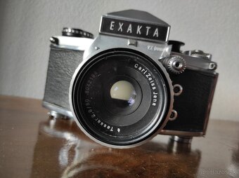 Starý fotoaparát Exakta VX1000 - 7