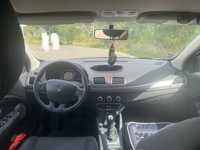 Renault Megane 2011, 1.6 - 7