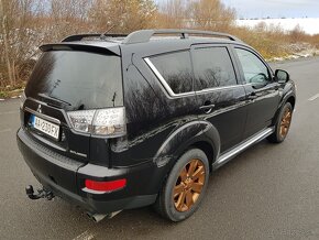 Mitsubishi Outlander - 7