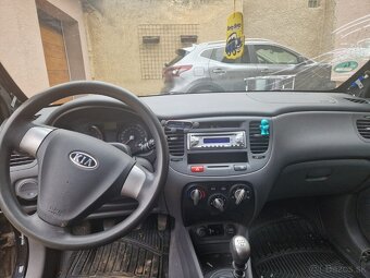 Kia Rio 1.4 2009 havarované - 7