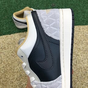 Air Jordan 1 Low Beaded Swoosh - 7