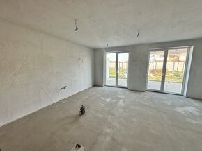 5 izbový rodinný dom 130 m2, pozemok 324 m2, Galanta - 7