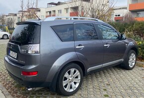 Mitsubishi Outlander 2.0 DID Intense+ (2008) 7 miestne - 7