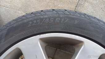 Letne Pneu 225/45r17+disky - 7