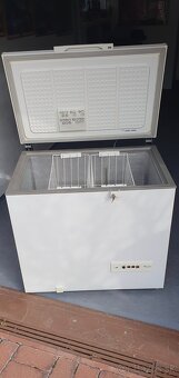 Truhlicova mraznička Whirlpool  270l - 7