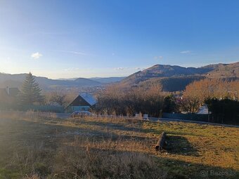 Predaj stavebného pozemku na výstavbu RD,922 m2 - Budatín - 7