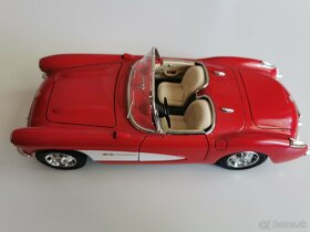 Chevrolet corvette 1957 od Burago - 7