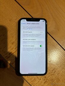 Apple iPhone XR - 64GB - 7