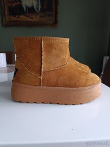 Predám dámske čižmy UGG - 7