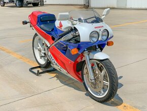 1990 Honda VFR 750 RC30 - 7