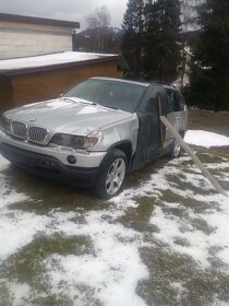 Predám z jednej strany havarované BMW X5 4,4l LPG - 7