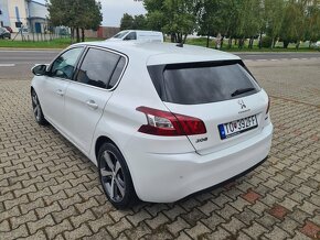 Peugeot 308 1.2 PureTech Allure 81kW - 7