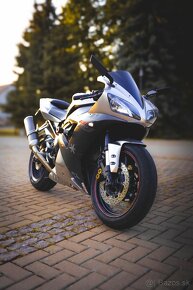 Yamaha r1 - 7