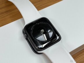 Apple Watch SE 44mm čierna - 7