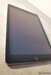 9.7" tablet Apple iPad 5 gen / 32GB Cell prasklinka - 7