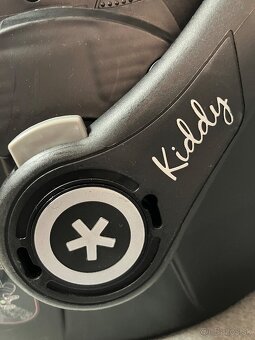 Kiddy Evoluna i-size 2 so základňou isofix - 7