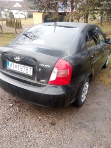 Predam vymenim Hyundai acent 1.5 crdi 81kw - 7