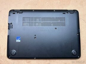Predám pokazený notebook na náhradné diely HP 820 G3 - 7