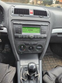 Predam škodu octavia 2 1.9tdi 77kw 424tis km - 7