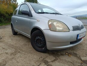 Toyota Yaris 1.0 - 7