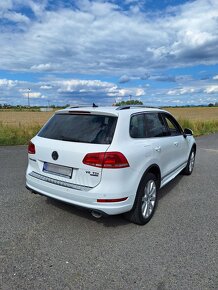 Volkswagen Touareg R-line 3.0 TDI .V6 - 7