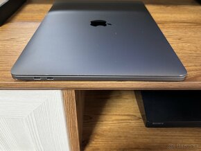 Predám MacBook Pro 13 2018 - 7