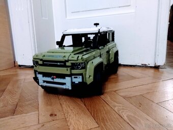 Originálne LEGO Technic 42110 Land Rover Defender - 7