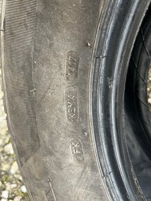 235/70 R16 michelin zimnne - 7