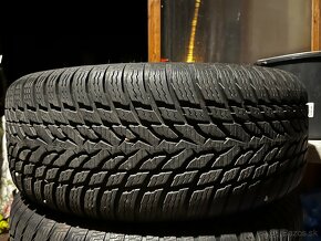 Zimné pneu 215/55 R16 NOKIAN + disky a puklice Citroën - 7