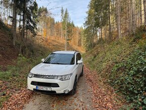 Predám,vymenim Mitsubishi Outlander 2.2 DI-D Intense A/T 4x4 - 7