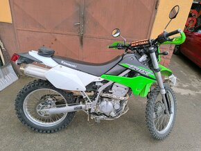 Predám motorku Kawasaki KLX 250 - 7