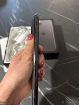 iPhone 11 Pro Max  64GB - 7