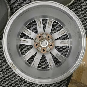 17" ALU disky z Nissan Qashqai 17x7J ET40 5x114,3 - 7