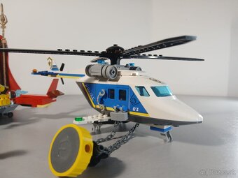 Lego set plus postavička marvel - 7