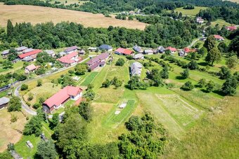 Ponúkame na predaj slnečný pozemok v obci Ladomírov - 7