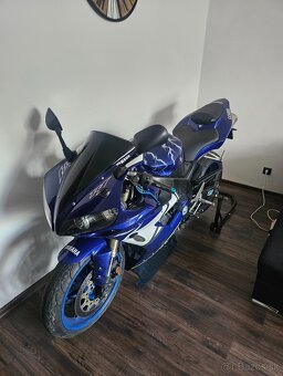 Yamaha R1 RN12 - 7