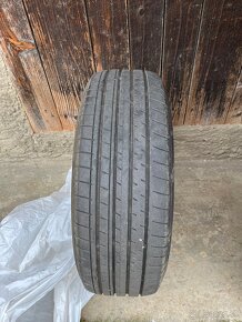 Yokohama Bluearth xt ae61 235/60R18 - 7