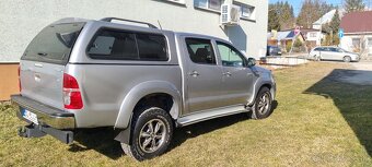 Predam Toyotu Hilux 3,0 D 4D - 7