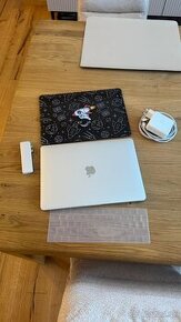 Apple MacBook Pro 2019, 4 porty Thunderbolt 3 s touchbarom - 7