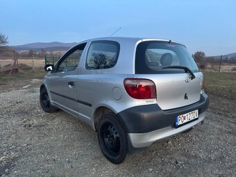 Toyota Yaris 1.0 benzín - 7