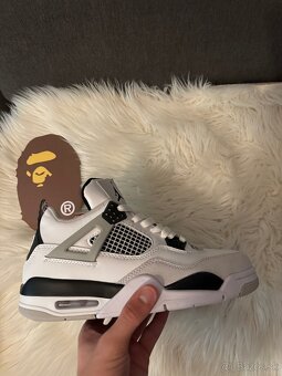 Jordan 4 - 7