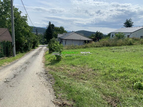 Predaj stavebný pozemok 1003 m2 Veľký Šariš, Pod hradom - 7