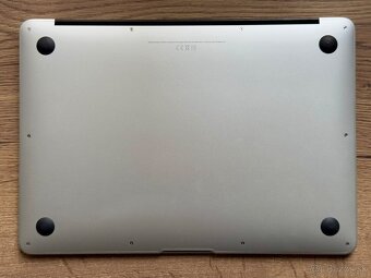 Apple MacBook Air 13 (2017) - 7