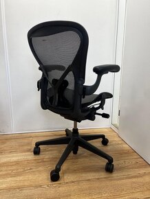 Herman Miller Aeron Remastered Full Option Posturefit - 7