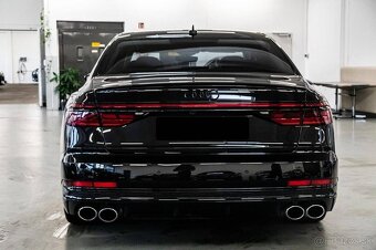 Audi S8 - 7