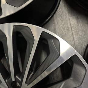 Alu AUDI 5x112 21” 4KE601025G - 7